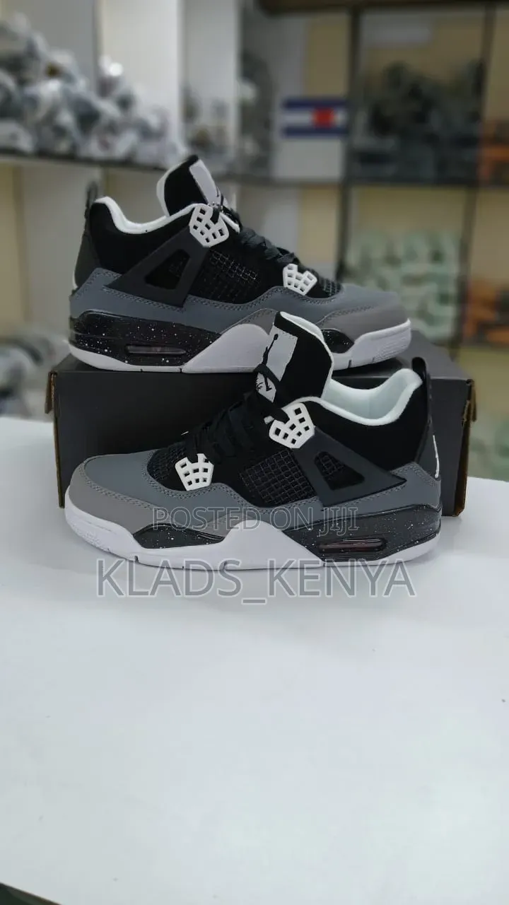 Air Jordan 4