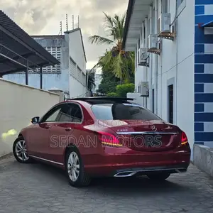 Mercedes-Benz C200 2019 Red