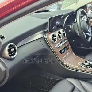 Mercedes-Benz C200 2019 Red