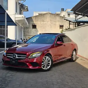 Mercedes-Benz C200 2019 Red