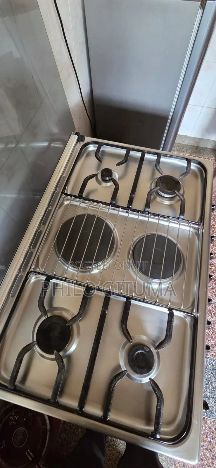 Ariston Premium Cooker – 4 Gas Burners + 2 Electric Plates