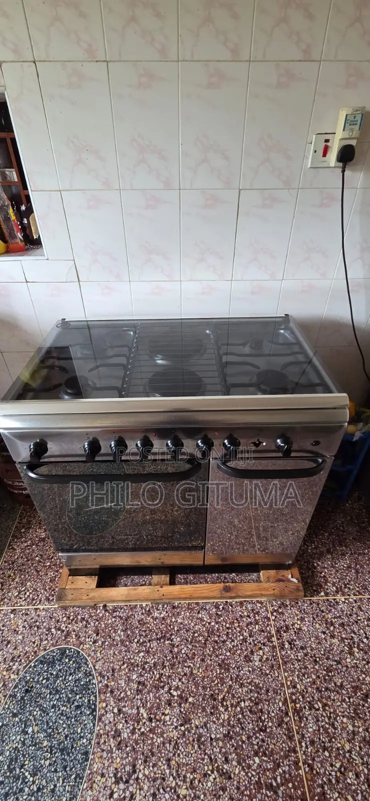 Ariston Premium Cooker – 4 Gas Burners + 2 Electric Plates