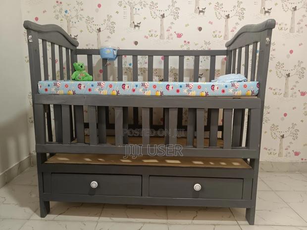 Baby Crib With Mattress - main view