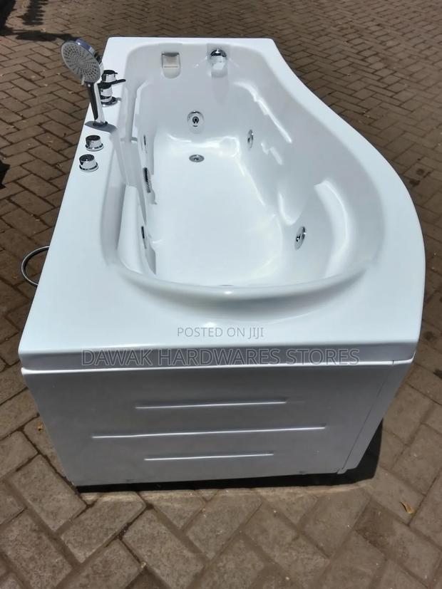 New Modern White Jacuzzi - thumbnail 4