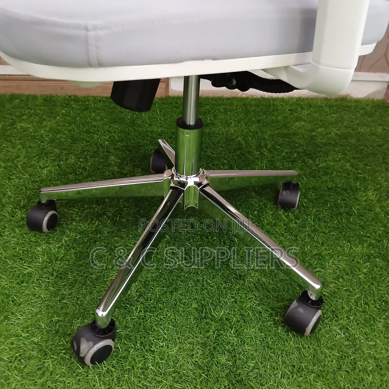 White Ergonomic Orthopedic Office Seat