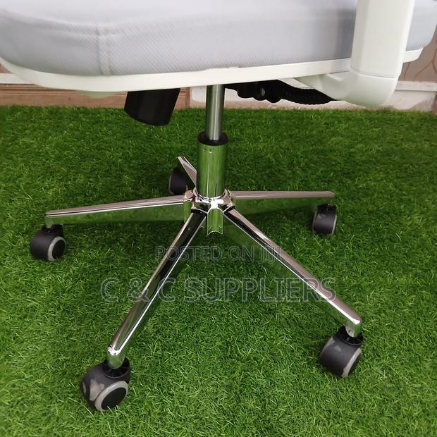 White Ergonomic Orthopedic Office Seat - thumbnail 8