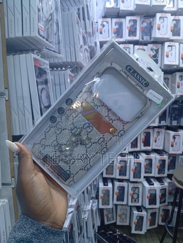 Designer-Style iPhone 17 Pro Max Case - thumbnail 2