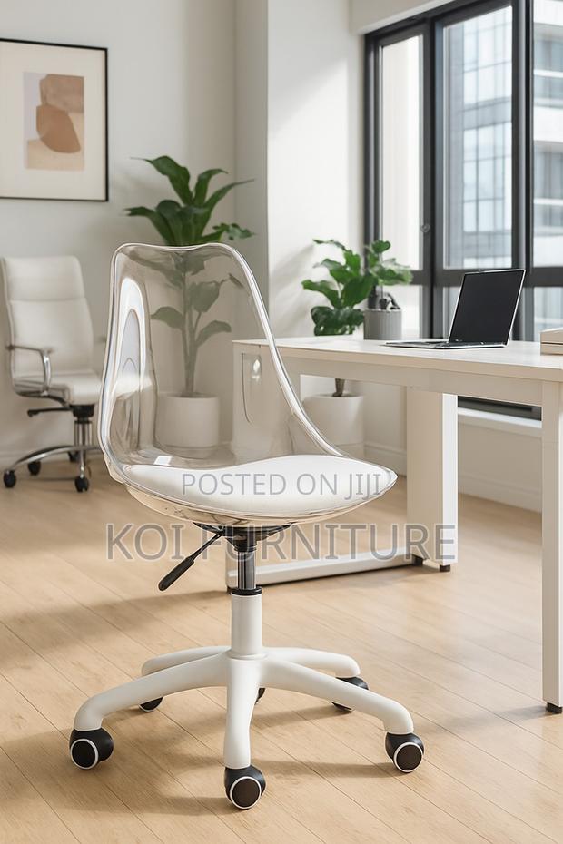Dining Chairs; Aesthetic Clear Swivel Dining Chairs