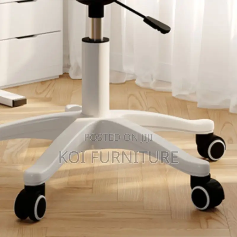 Dining Chairs; Aesthetic Clear Swivel Dining Chairs