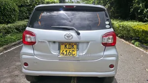 Toyota Passo 2017 Silver