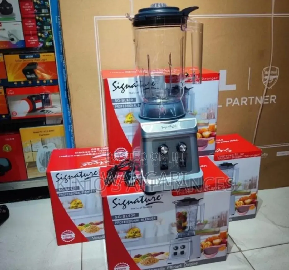 Restocked 1800watts Signature Commercial Blender