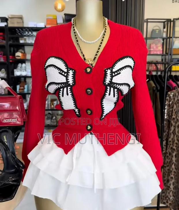 Free Size Sweater - main view