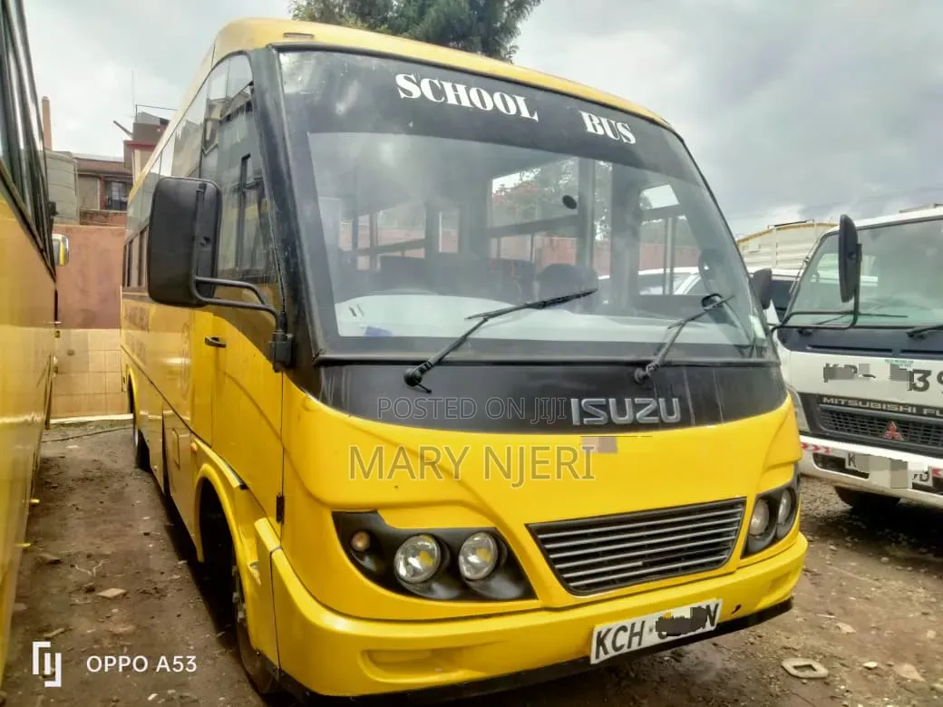 Isuzu NQR 2015 Yellow