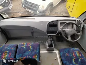 Isuzu NQR 2015 Yellow