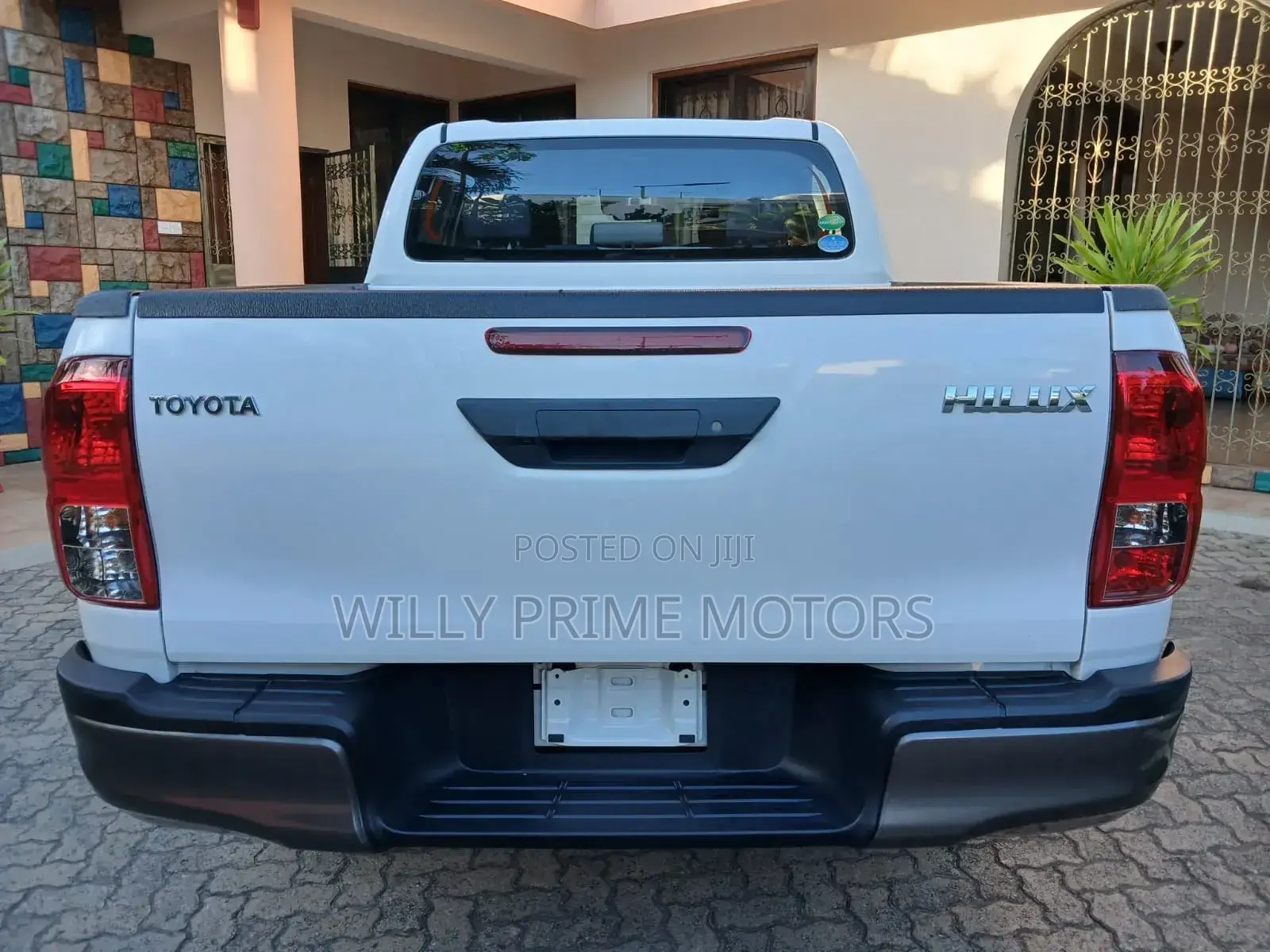 Toyota Hilux Revo Double Cab Deisel 2.4 AWD 2019 White
