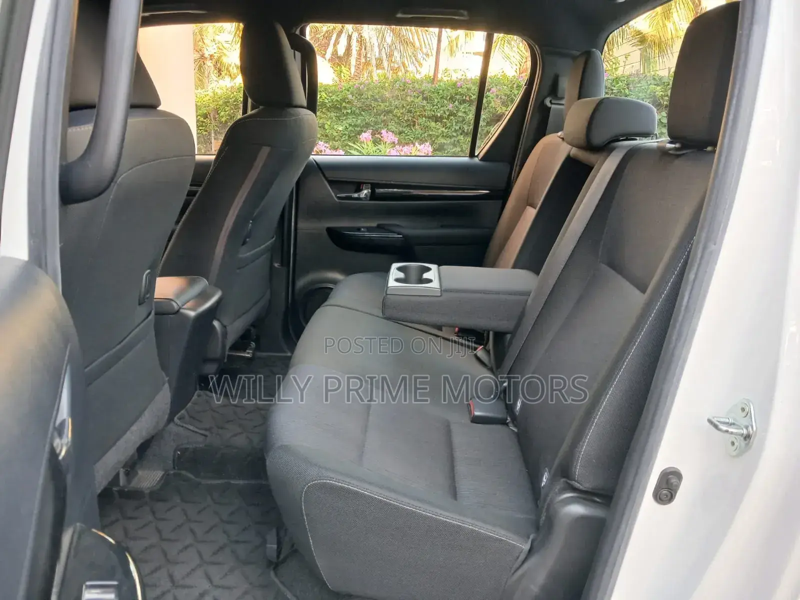 Toyota Hilux Revo Double Cab Deisel 2.4 AWD 2019 White