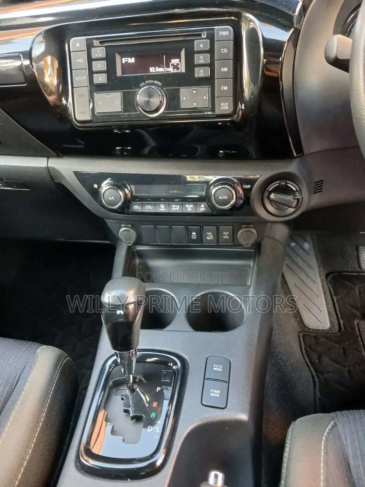 Toyota Hilux Revo Double Cab Deisel 2.4 AWD 2019 White