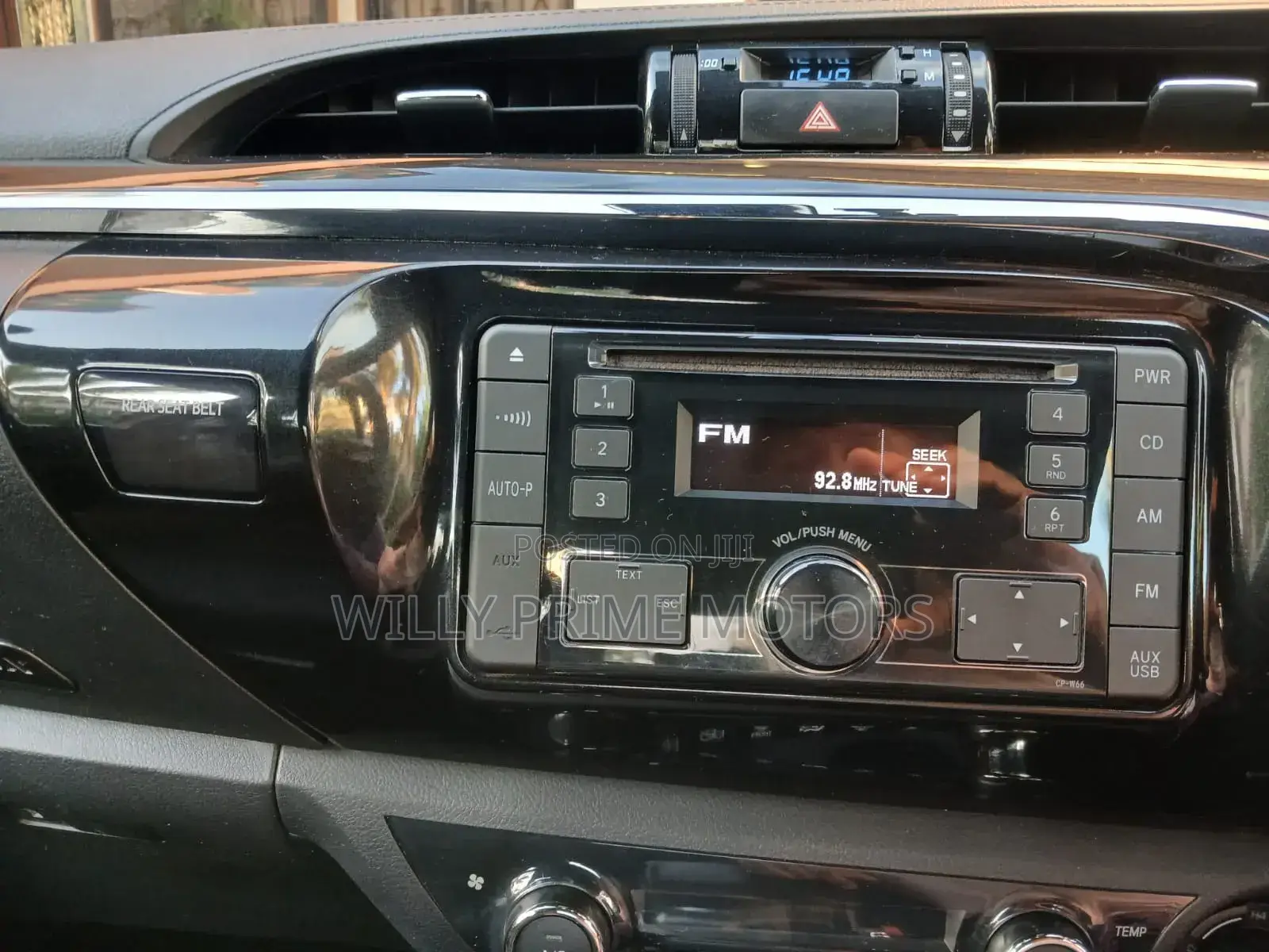 Toyota Hilux Revo Double Cab Deisel 2.4 AWD 2019 White
