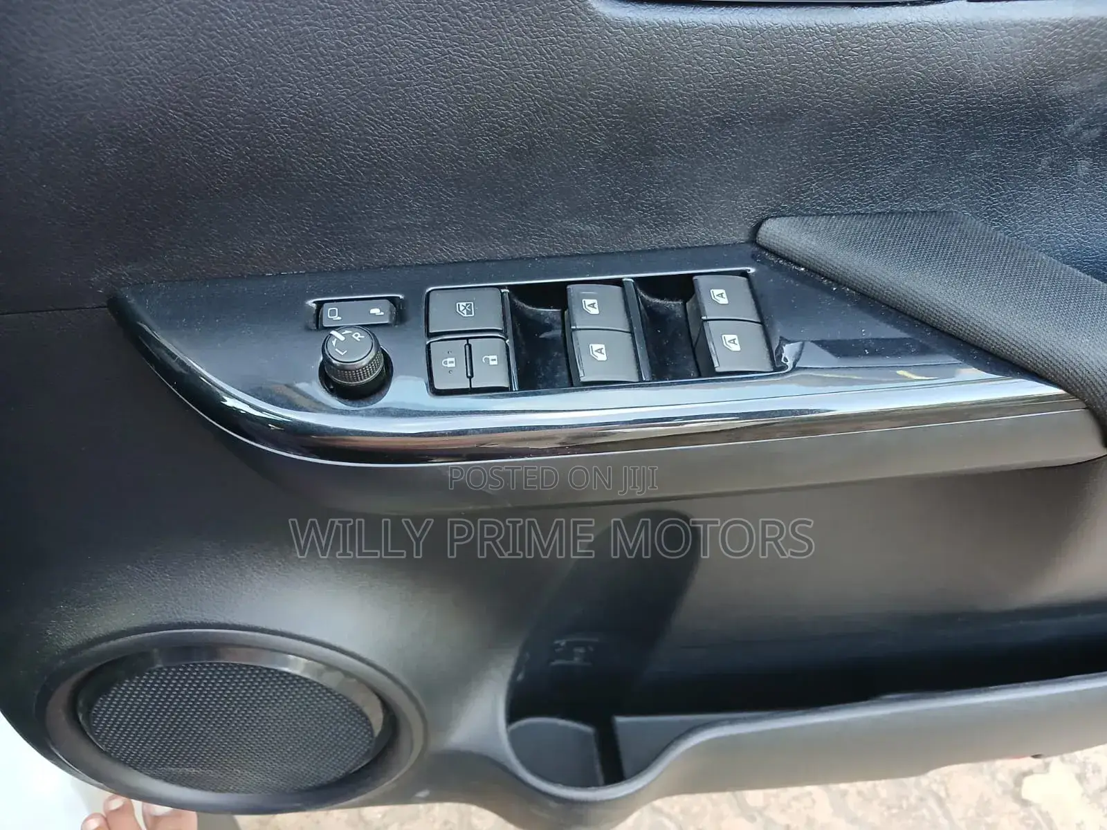 Toyota Hilux Revo Double Cab Deisel 2.4 AWD 2019 White