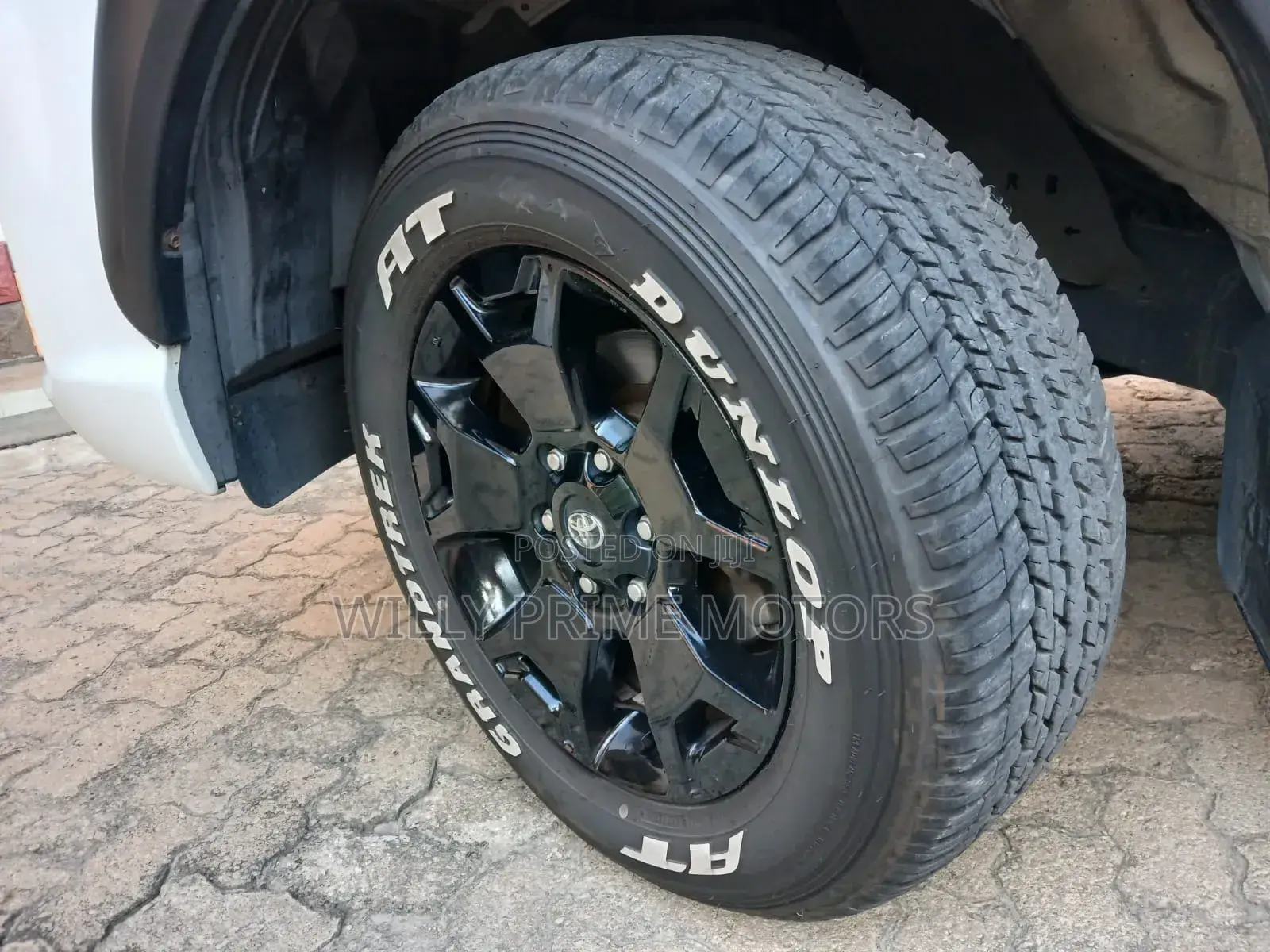 Toyota Hilux Revo Double Cab Deisel 2.4 AWD 2019 White