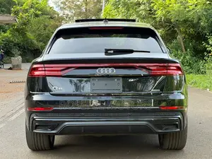 Audi Q8 2021 Black