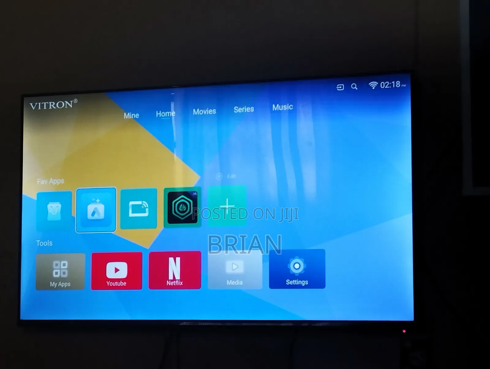 Vitron 43' Smart TV Frameless Bluetooth Enabled