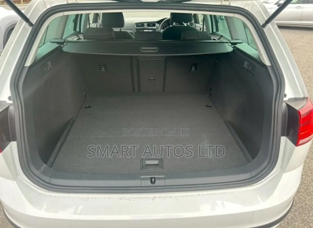 Volkswagen Golf Variant 2019 White