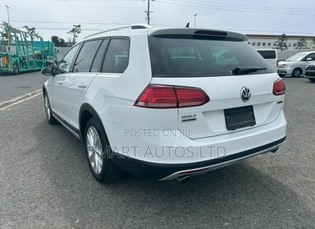 Volkswagen Golf Variant 2019 White