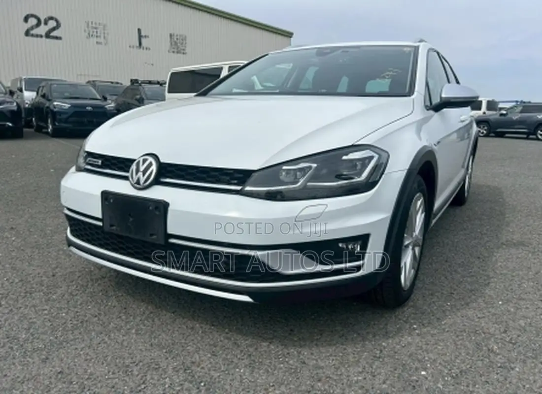 Volkswagen Golf Variant 2019 White