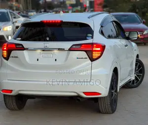 Honda Vezel 2018 White