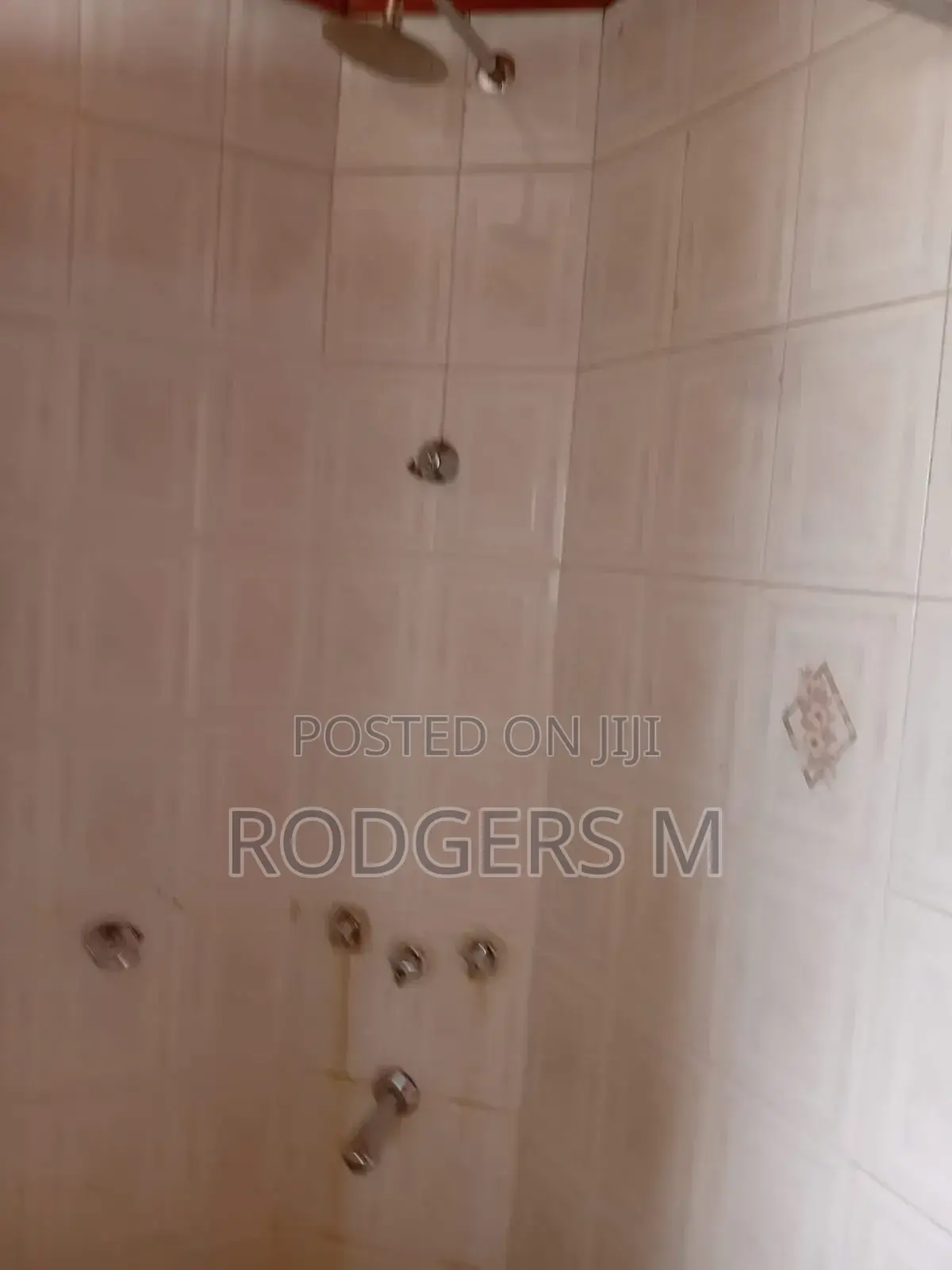 4bdrm Maisonette in Valley Arcade for rent