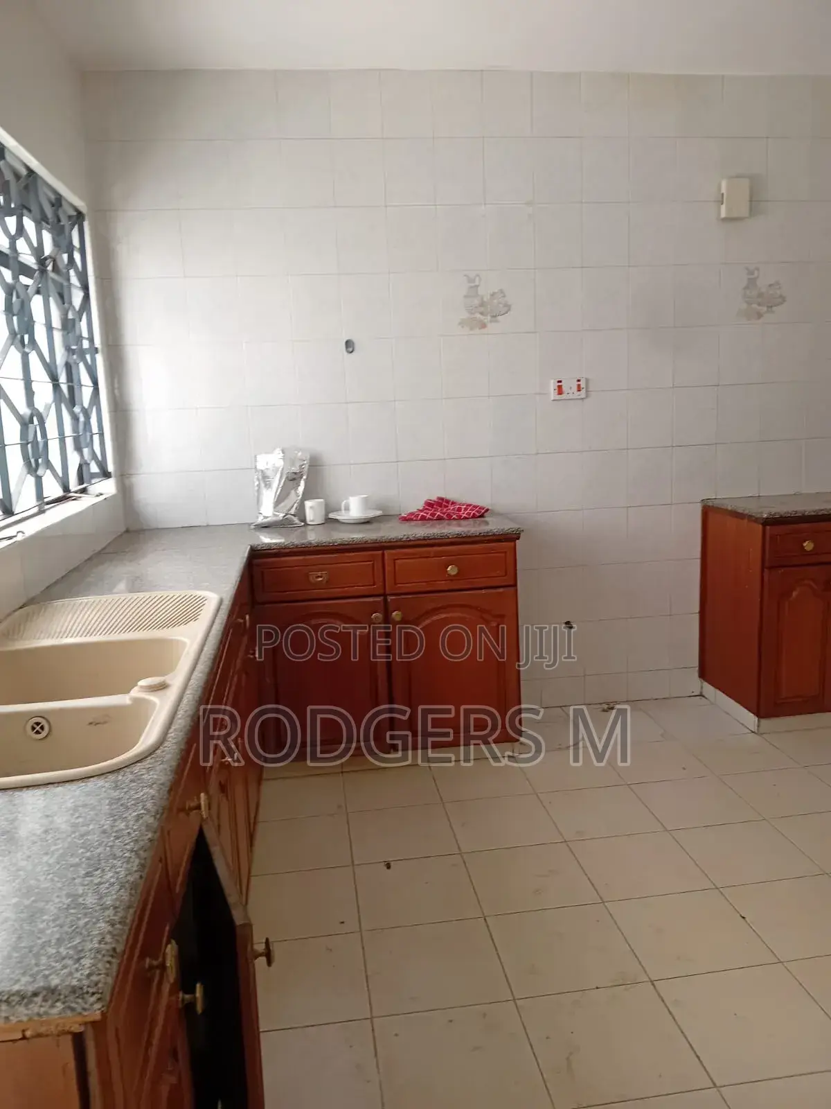 4bdrm Maisonette in Valley Arcade for rent