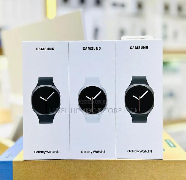 Samsung Galaxy Watch 8
Tracks Sports Activities, Heart Rate(40mm) - main view