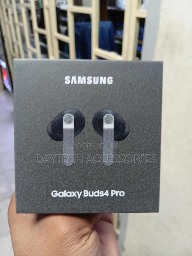 Samsung Galaxy Buds 4 Pro Wireless Bluetooth Earbuds Black Sm-R640