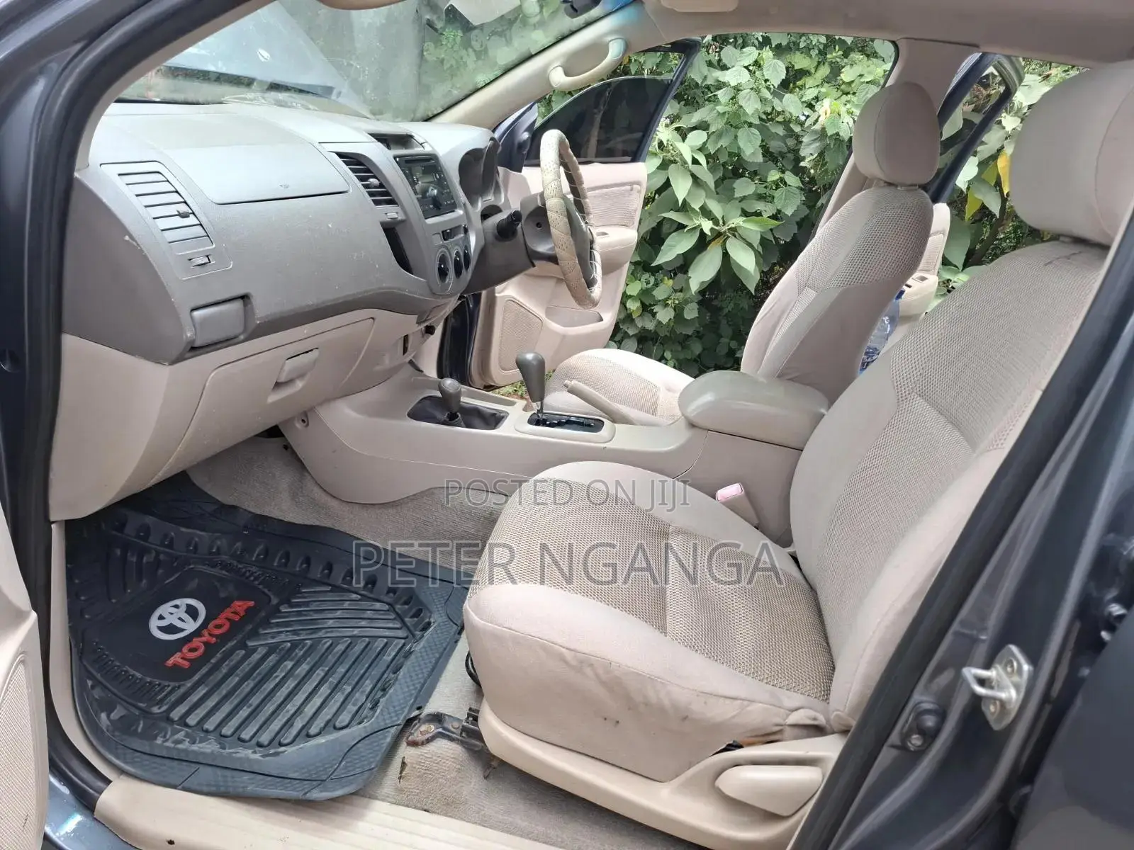 Toyota Hilux 2009 Gray