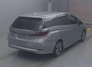 Honda Fit Shuttle 1.5 Hybrid 2WD 2019 Silver