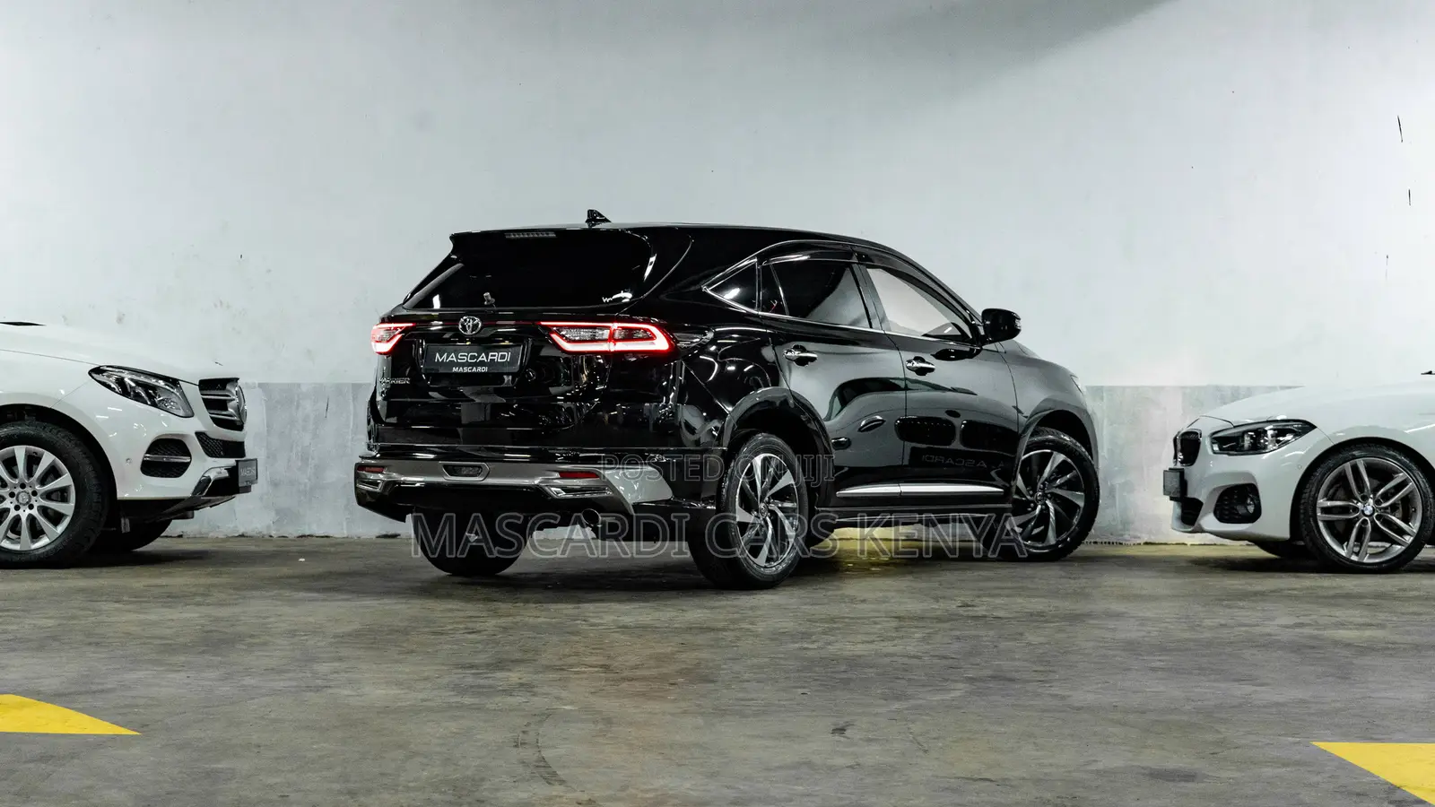 Toyota Harrier 2.0 4WD 2018 Black