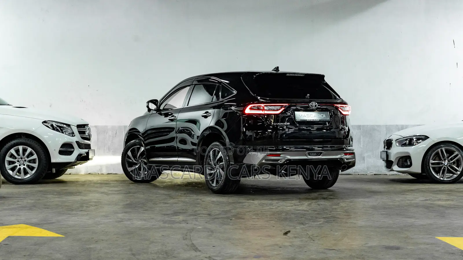 Toyota Harrier 2.0 4WD 2018 Black