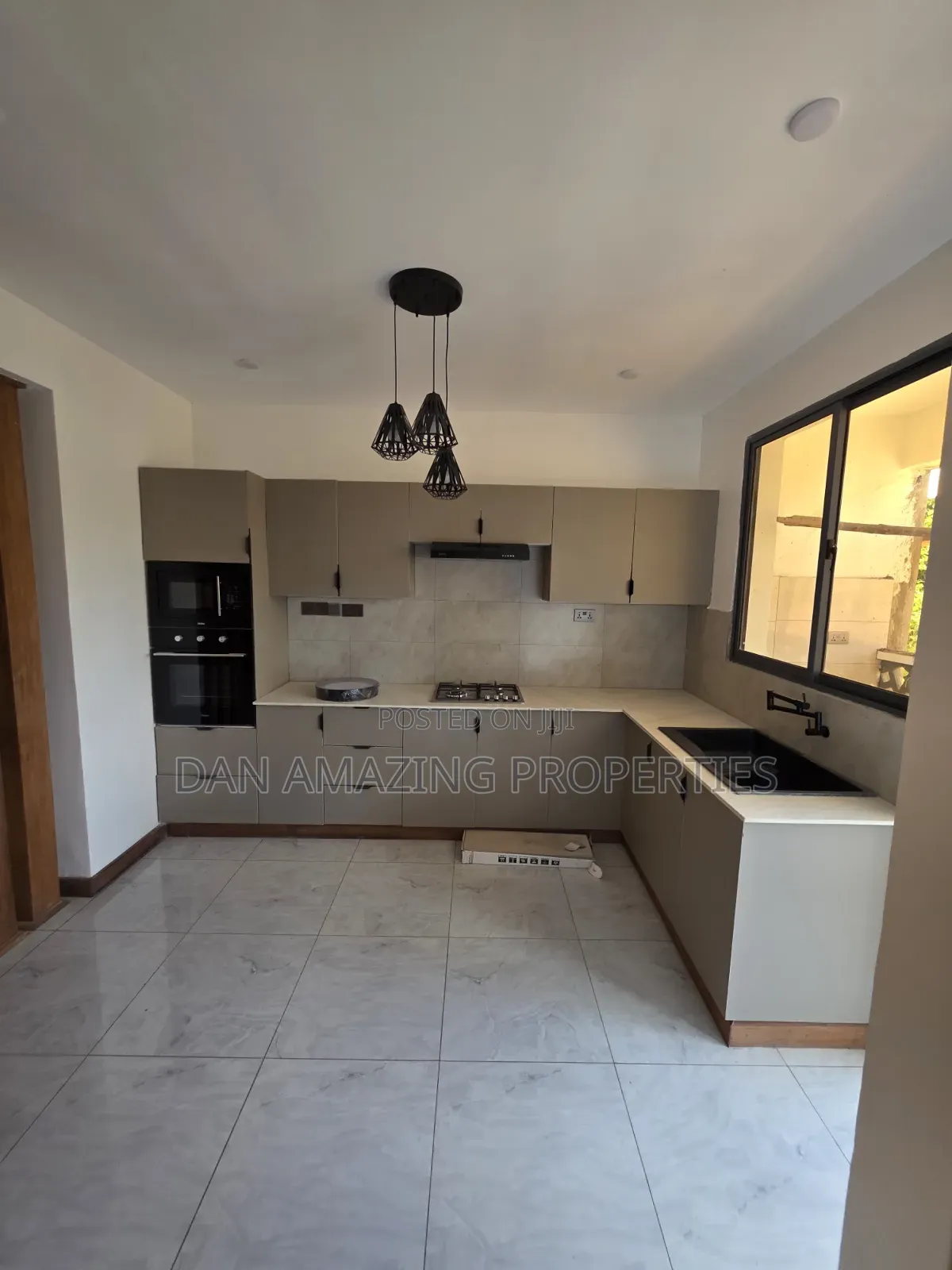 3bdrm Apartment in Mombasa Plus Dsq, Bombolulu for sale