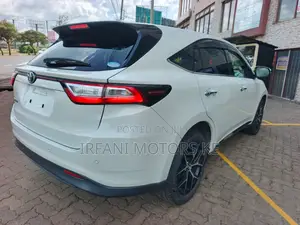Toyota Harrier 2.0 2019 White