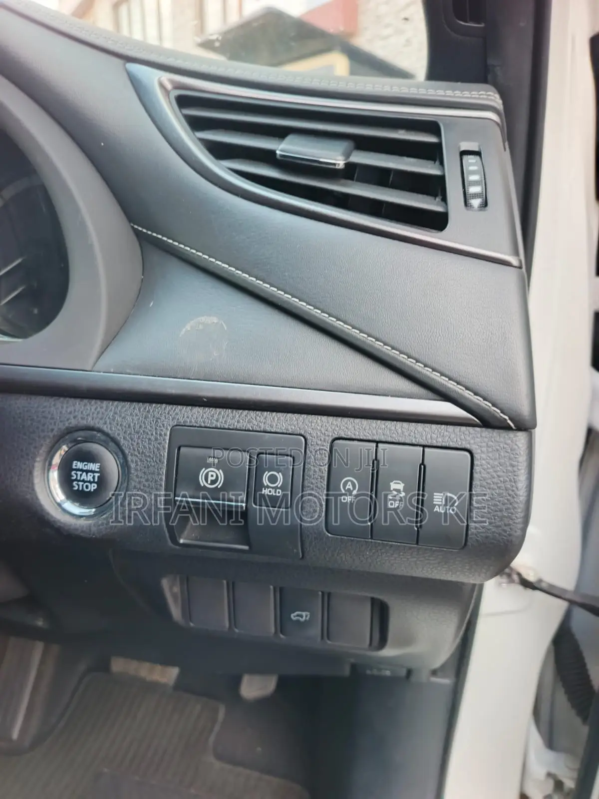 Toyota Harrier 2.0 2019 White