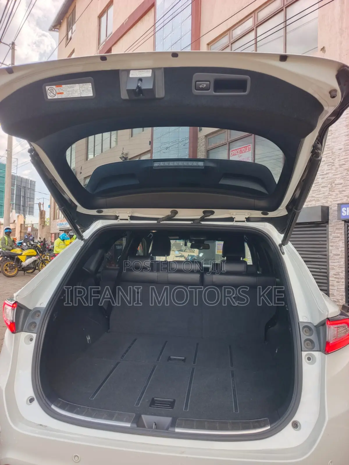 Toyota Harrier 2.0 2019 White