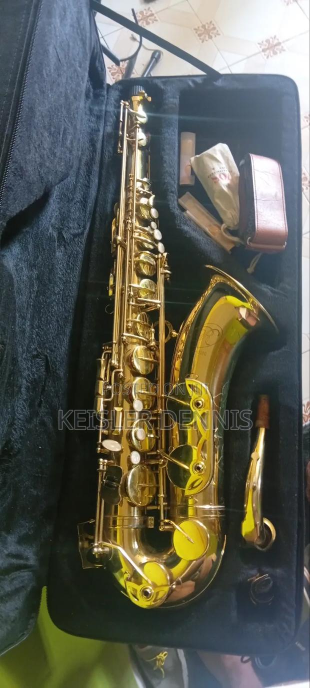 Tenor Saxophone - thumbnail 3