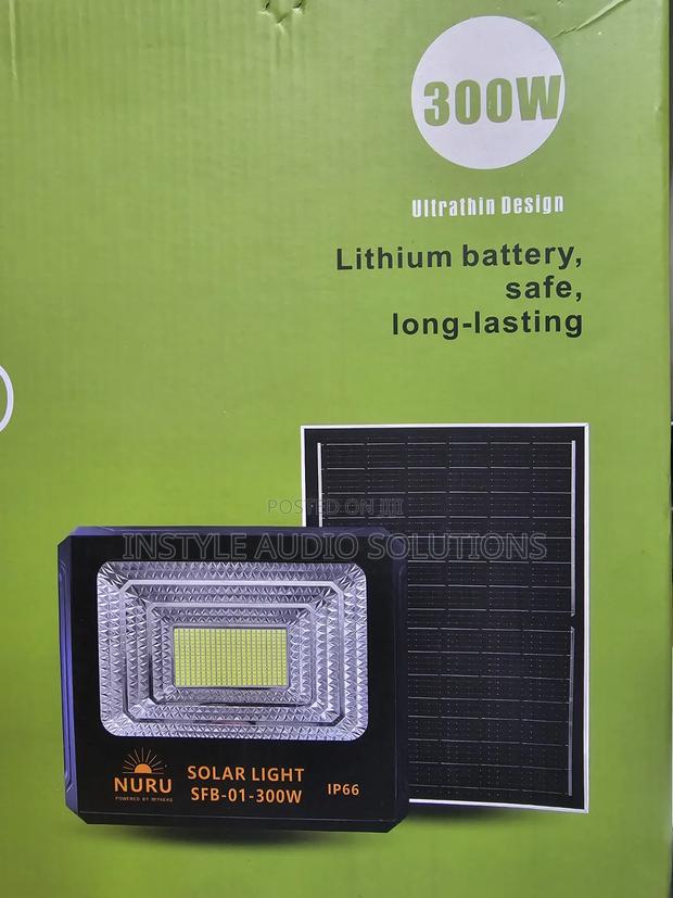 300w Solar Complete Floodlight With Auto Sensor and Mounting Bracket - thumbnail 3