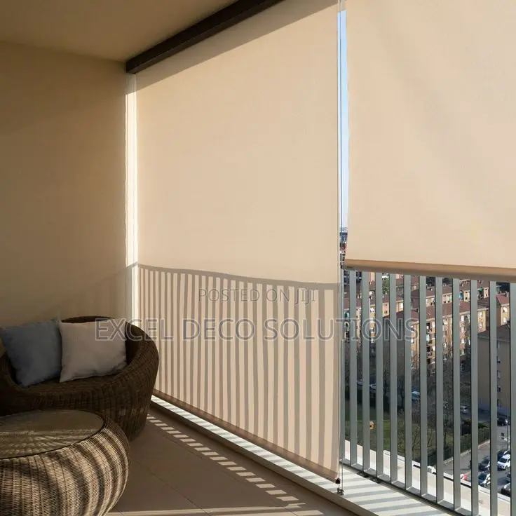 Sunscreen Roller Blinds – Keep Heat Out, Stay Comfortable