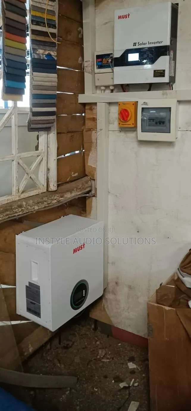 3.2kva Must Inverter - 5.12kwh Must Lithium Ion - (4)650w Solar Panels