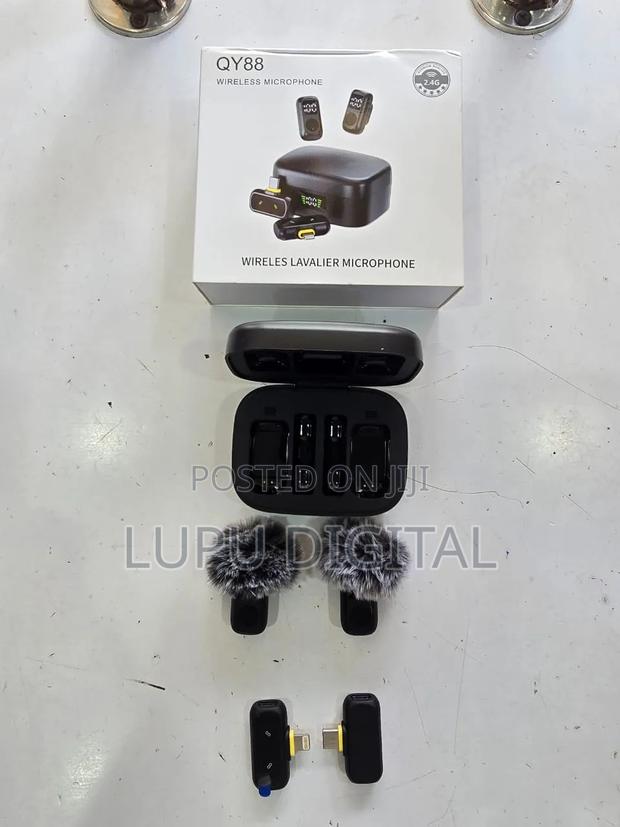 Qy88 Wireless Lavalier Microphone