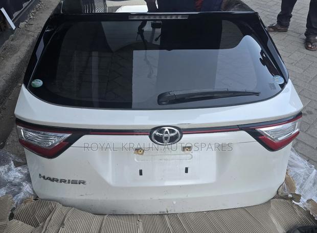 Harrier 2020 Boot/ Tailgate - thumbnail 2