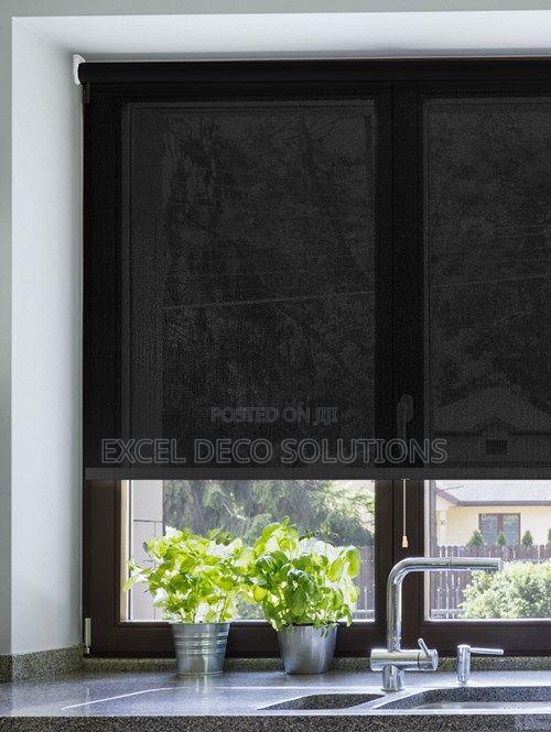 Sunscreen Blinds for Daylight Control and Clear Outside View