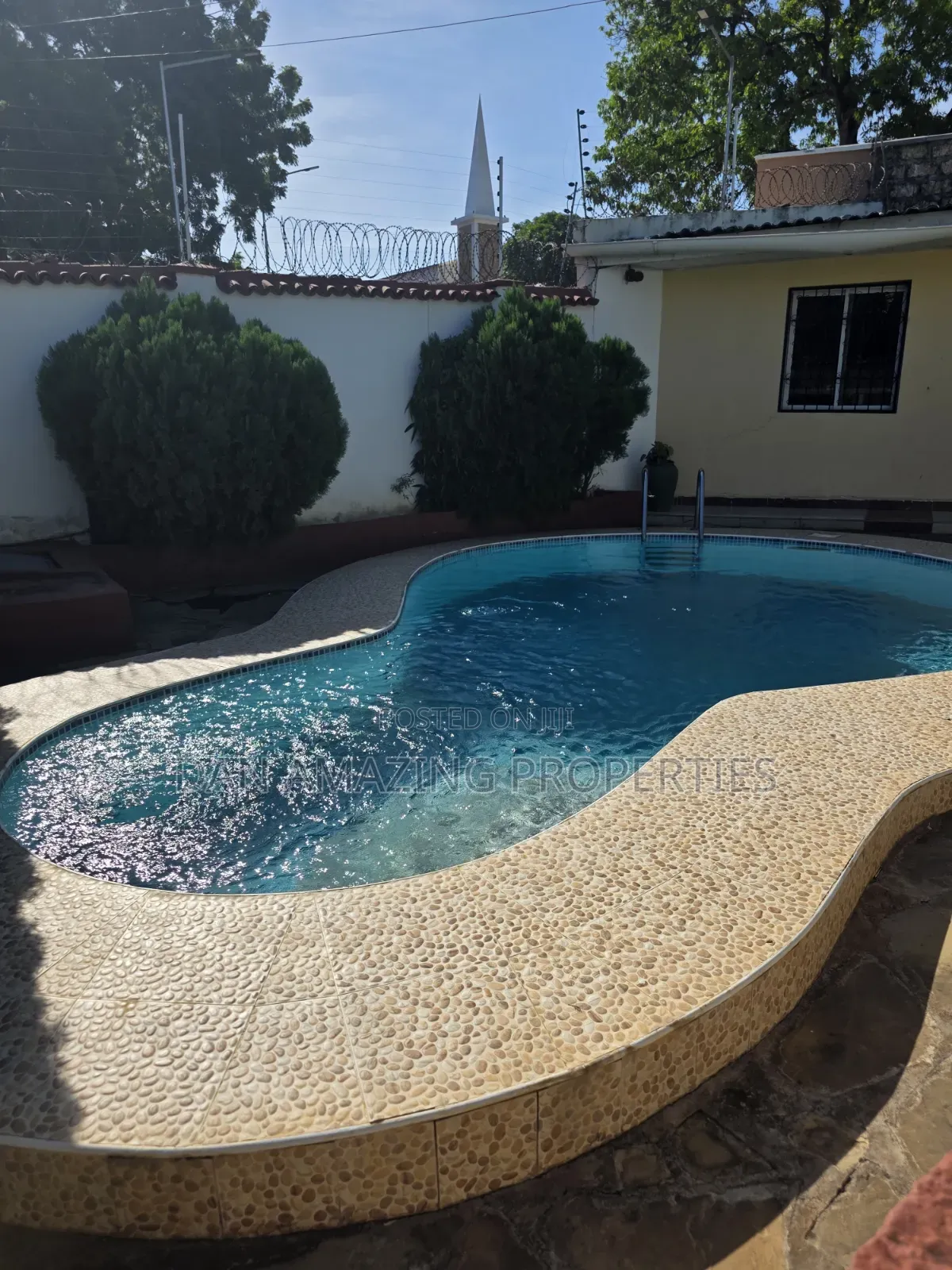 3bdrm Maisonette in Mombasa Plus Dsq, Bombolulu for sale